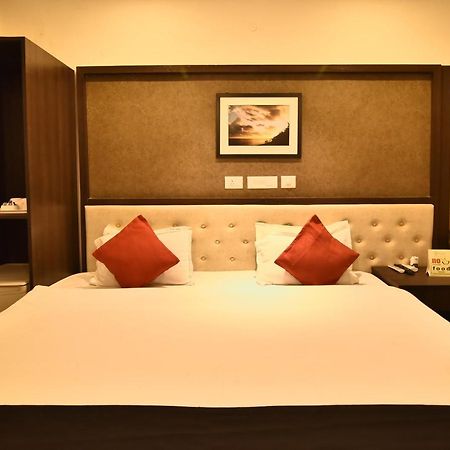Casa Broadway-A Boutique Hotel Calcutta Buitenkant foto