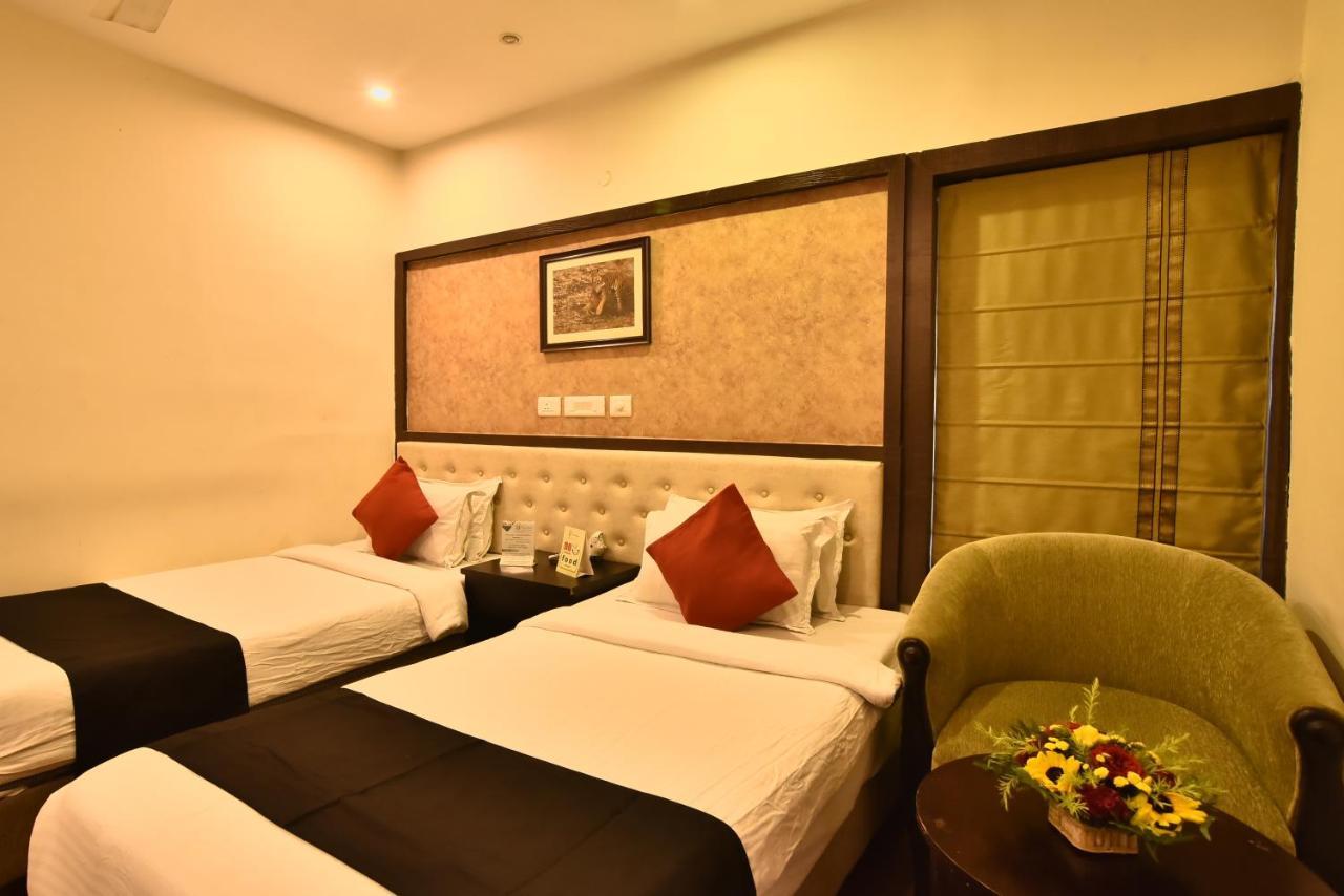 Casa Broadway-A Boutique Hotel Calcutta Buitenkant foto