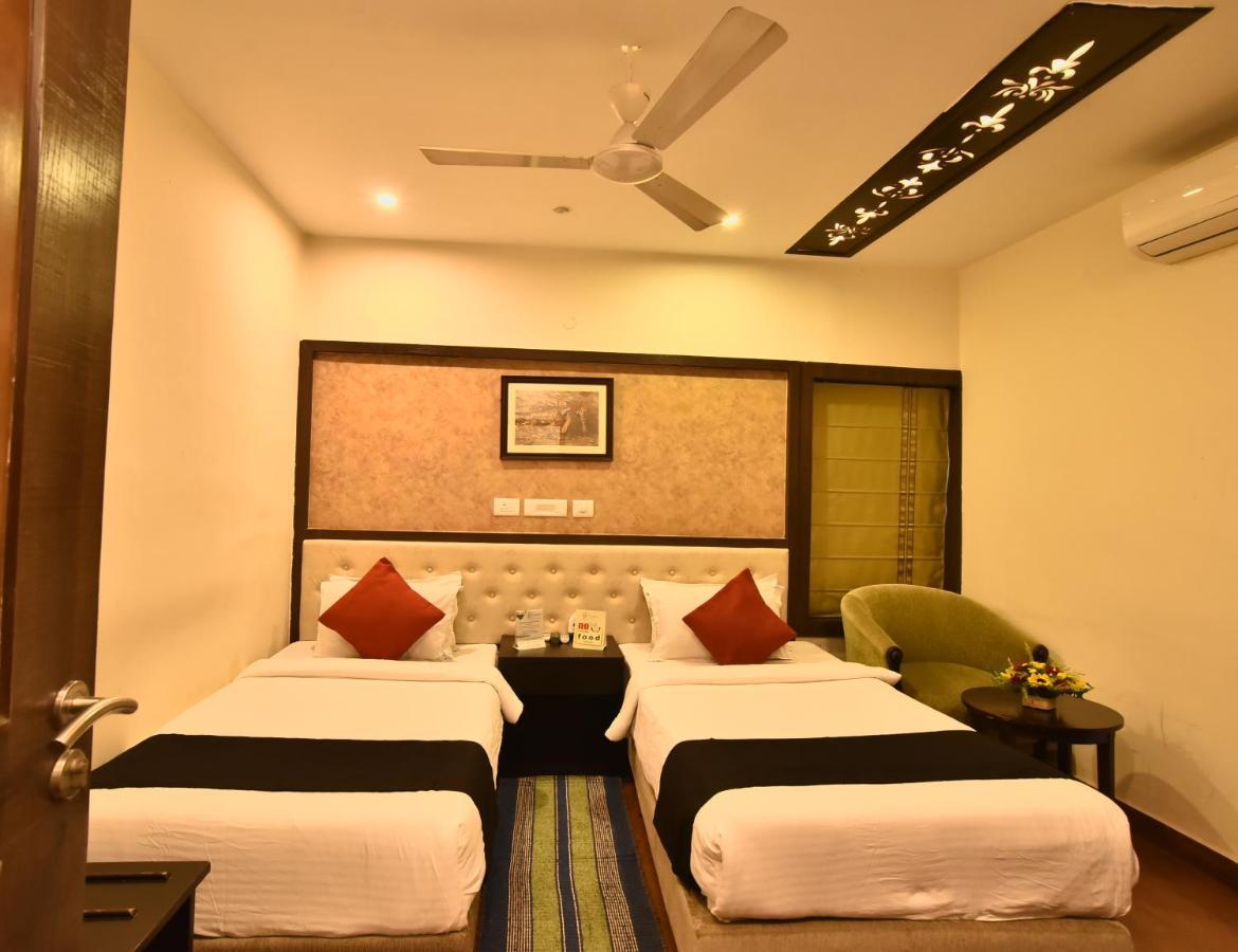 Casa Broadway-A Boutique Hotel Calcutta Buitenkant foto