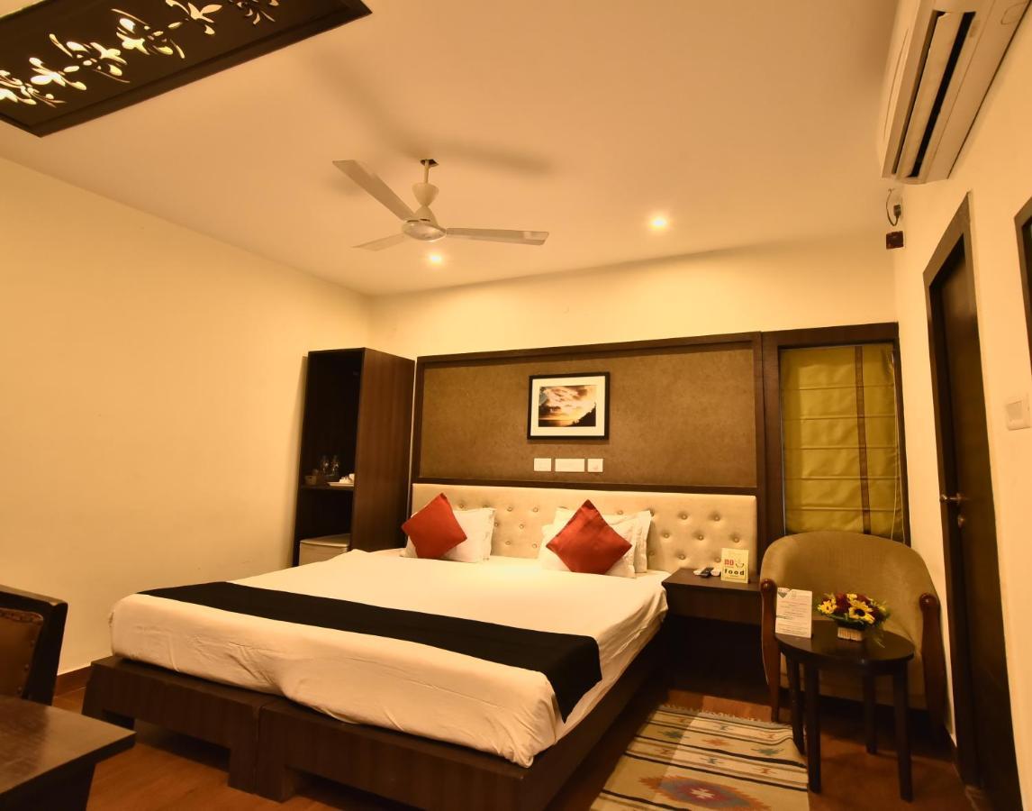 Casa Broadway-A Boutique Hotel Calcutta Buitenkant foto