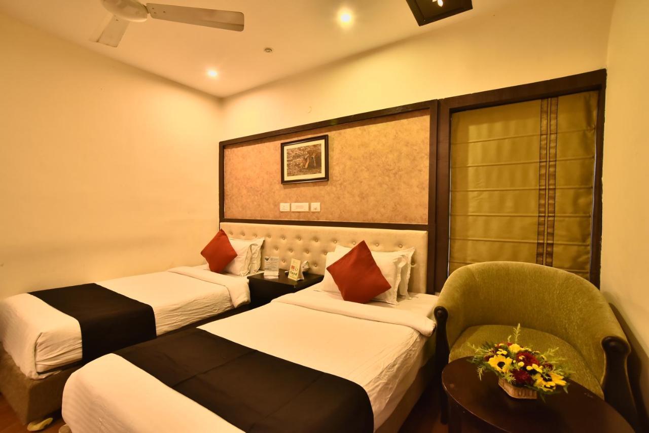 Casa Broadway-A Boutique Hotel Calcutta Buitenkant foto