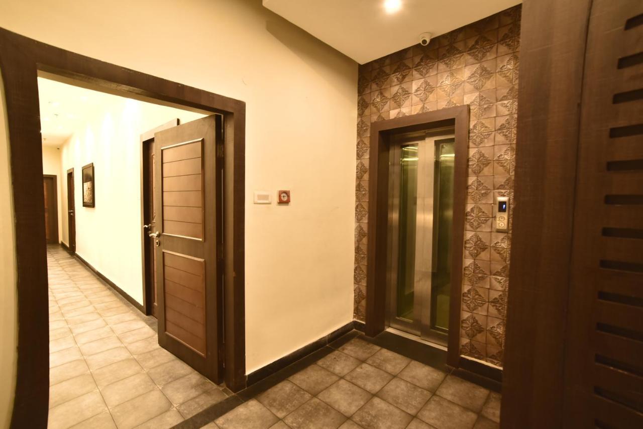 Casa Broadway-A Boutique Hotel Calcutta Buitenkant foto