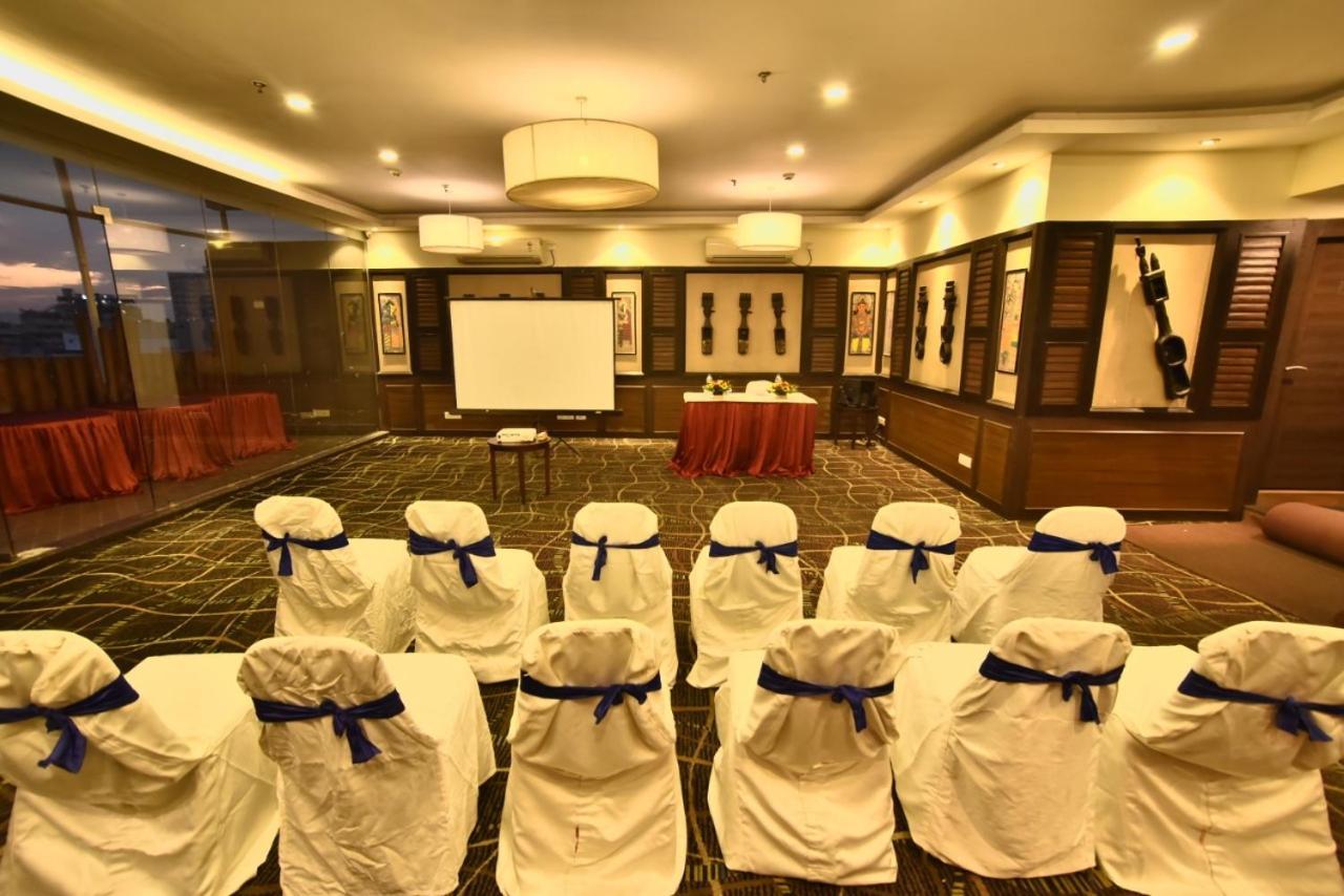 Casa Broadway-A Boutique Hotel Calcutta Buitenkant foto