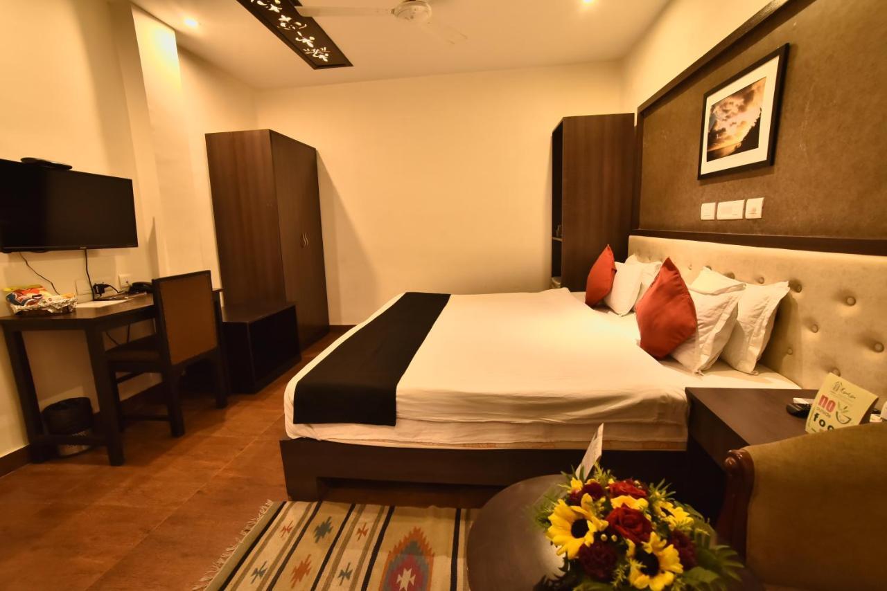 Casa Broadway-A Boutique Hotel Calcutta Buitenkant foto