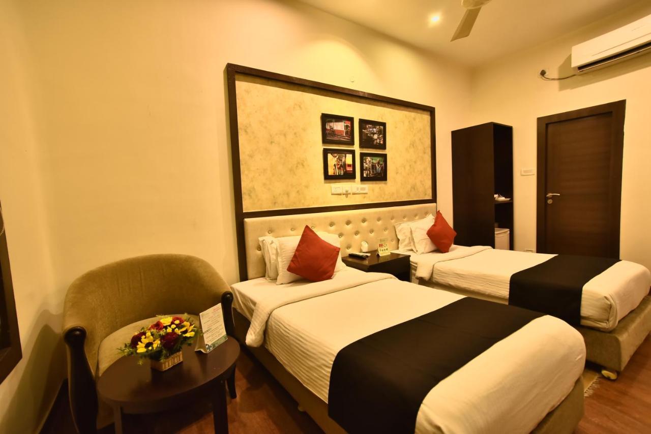 Casa Broadway-A Boutique Hotel Calcutta Buitenkant foto