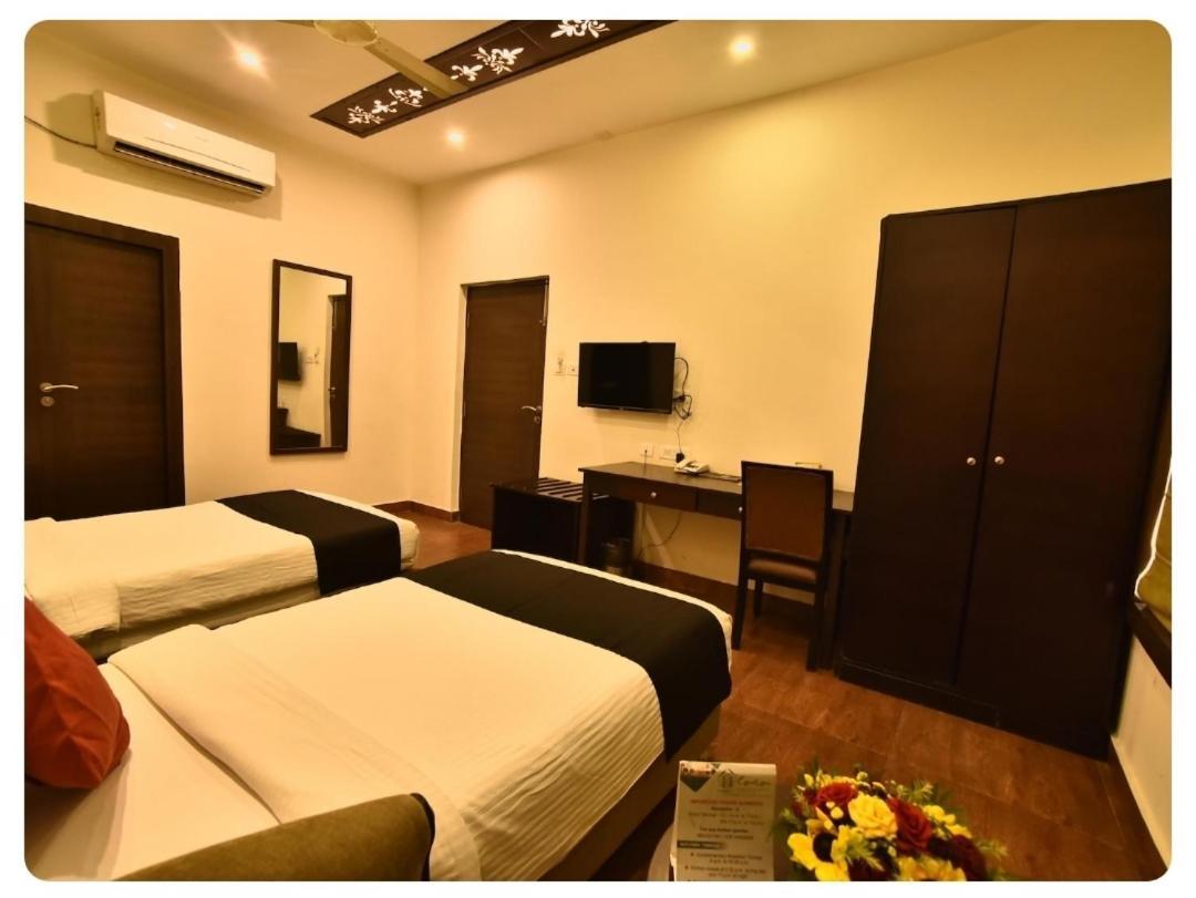 Casa Broadway-A Boutique Hotel Calcutta Buitenkant foto
