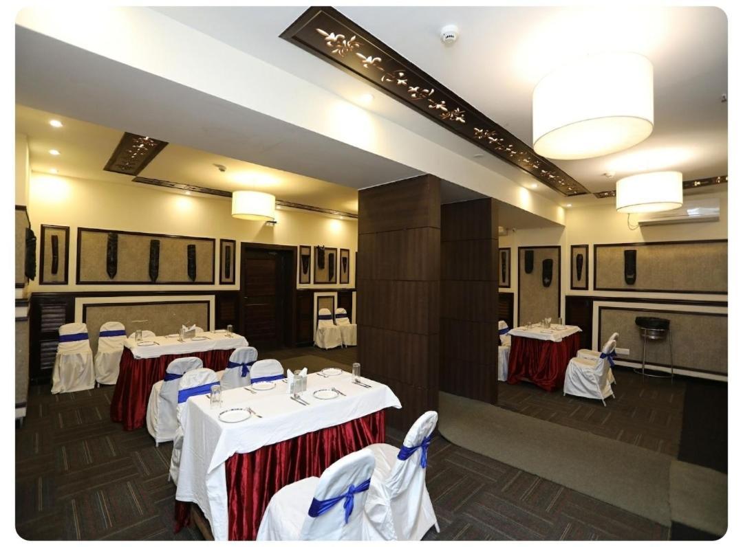 Casa Broadway-A Boutique Hotel Calcutta Buitenkant foto